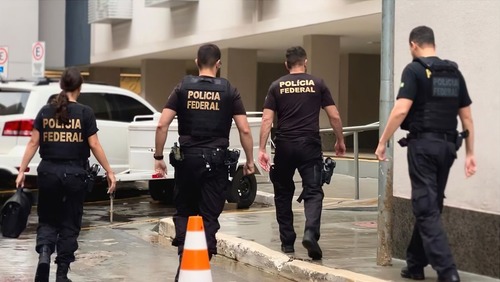 Policiais civis são presos por suspeita de cobrar propina de funkeiros