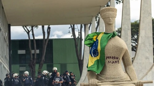 STF tem maioria para condenar mulher que pichou estátua no 8/1