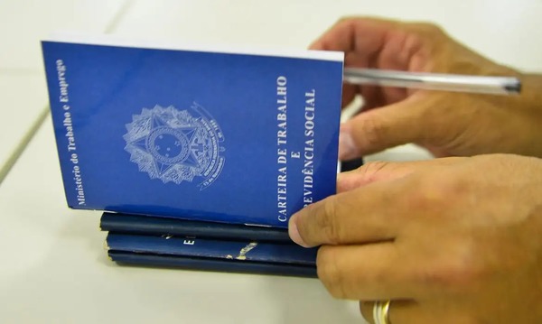 Desemprego entre jovens cai pela metade entre 2019 e 2024