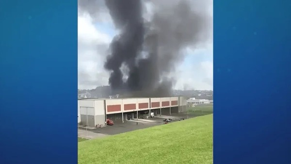Incêndio interrompe produção em fábrica em Uberlândia (MG)