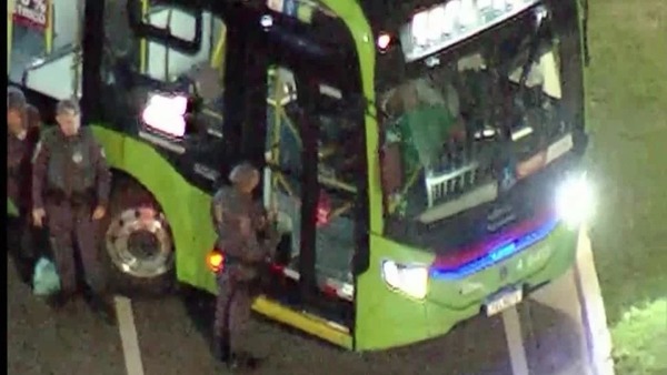 Motorista de ônibus detalha ação de ex-funcionário durante sequestro em SP: "Ele tremia muito"