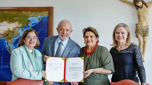 Lula demite Cida Gonçalves e coloca Márcia Lopes no Ministério das Mulheres