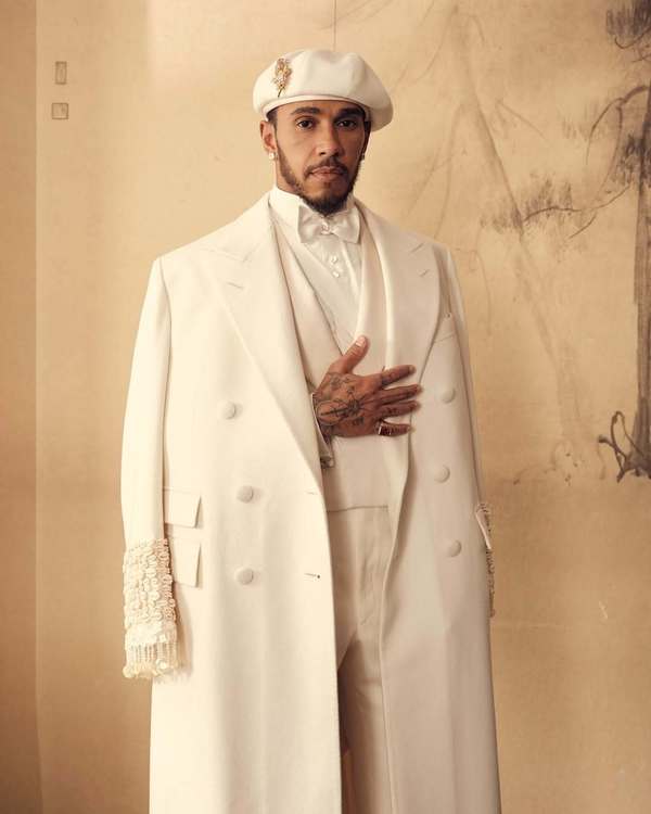 Fórmula 1 no Met Gala 2025 tem Hamilton como co-anfitrião e divulgação do filme F1