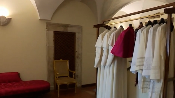 O que é a ‘Sala das Lágrimas’: onde o novo papa se veste antes de ser apresentado ao mundo