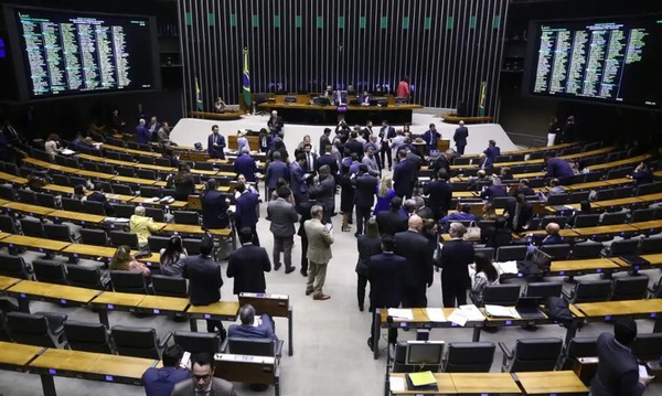 Câmara aprova projeto que amplia número de deputados federais de 513 para 531