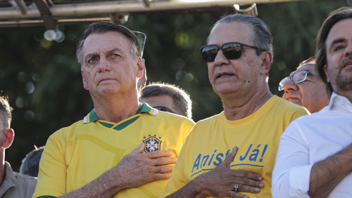 Anistia é ato do Parlamento e ninguém tem que se meter, diz Bolsonaro em manifestação