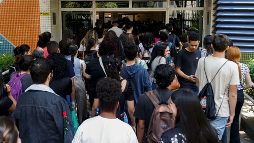 Senado aprova cota de 30% em concursos para negros e indígenas