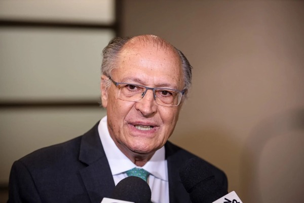 Alckmin afirma que Caixa avalia atendimento presencial a pessoas afetadas pelas fraudes do INSS