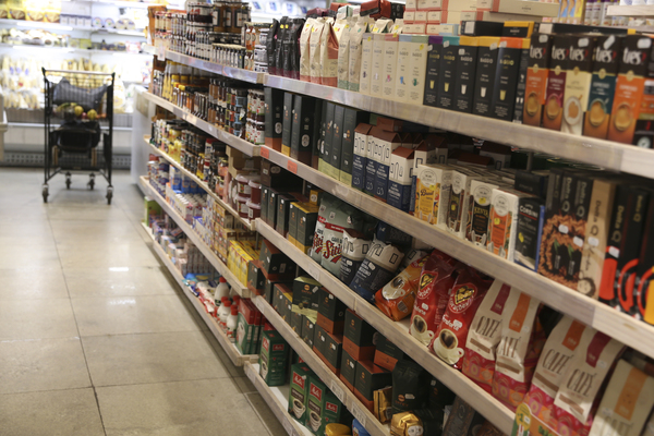 Supermercados defendem contrato de trabalho por hora
