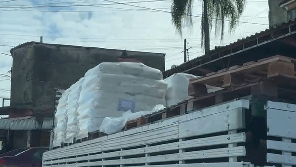 “Taxa da farinha” imposta por milicianos se espalha por favelas dominadas pelo tráfico
