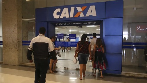 Caixa libera abono salarial para nascidos em maio e junho