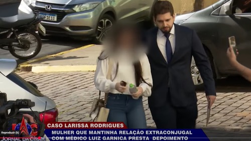 Amante de médico acusado de envenenar esposa presta depoimento