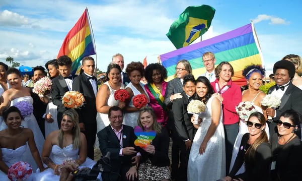Casamentos voltam a cair no Brasil em 2023, mas crescem as uniões entre mulheres, diz IBGE