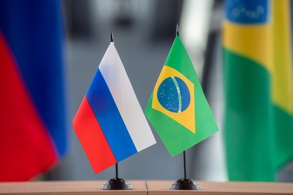 Entenda como funciona a 'fábrica de espiões' russos que atua no Brasil