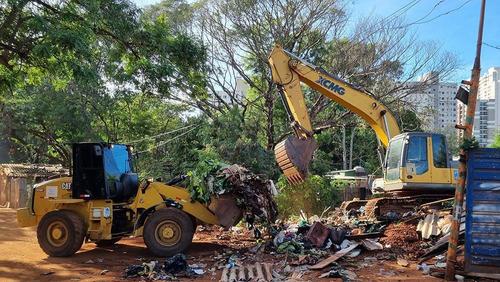Mais de 100 toneladas de lixo são retiradas da Estrada do Boiadeiro em Ribeirão Preto