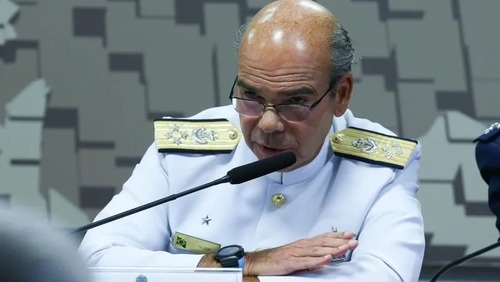 Comandante da Marinha pede dispensa como testemunha de ação do golpe