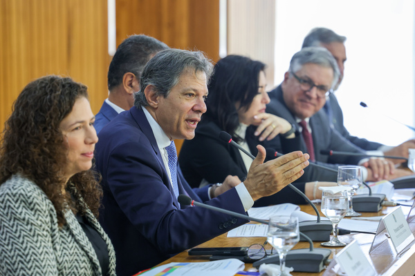 Governo anuncia bloqueio de R$ 31,3 bilhões do Orçamento de 2025
