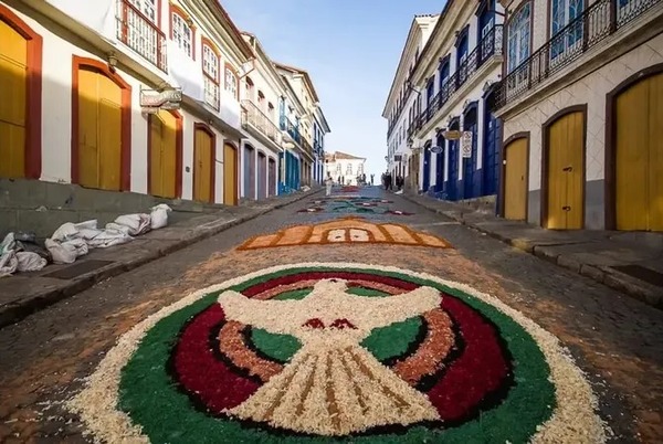 Por que em algumas cidades Corpus Christi não é feriado?