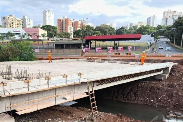 Obras das pontes na Avenida Maurílio Biagi entram na fase final em Ribeirão Preto