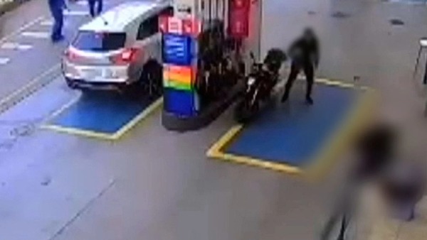 VÍDEO: motociclista morre após reagir a tentativa de assalto em São Paulo