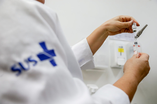 Levantamento mostra que em média 12 médicos foram agredidos por dia no Brasil em 2024