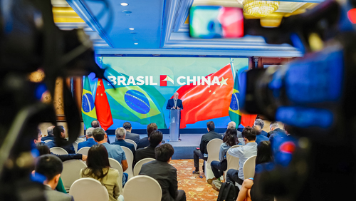 Brasil vira a "bola da vez" para investimentos chineses