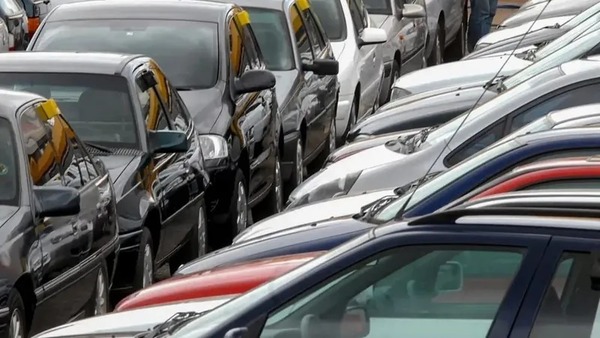 Queda de quase 6% na produção de veículos em maio preocupa setor automotivo, afirma Anfavea