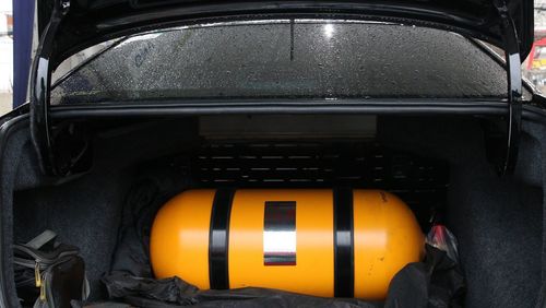 Explosão em posto de gasolina mata um homem e fere outro no Rio