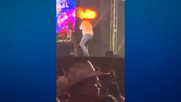 Vídeo: cantor sertanejo sofre queimaduras no rosto durante show no interior de SP