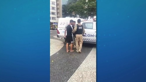 Ambulante é preso após cobrar R$ 1 mil em duas espigas de milho em praia no RJ