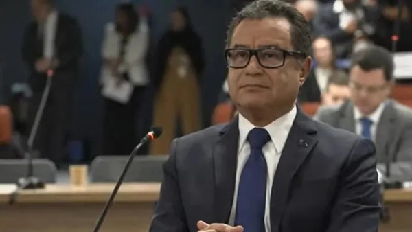 Almirante Garnier nega ter colocado tropas à disposição de Bolsonaro: 'Me atenho às funções'