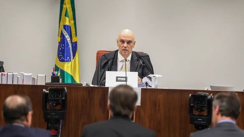 Bolsonaro diz que não recebeu voz de prisão de comandante Freire Gomes