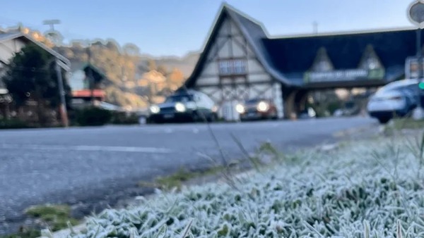 Frio de 5,3°C: Campos do Jordão bate recorde e registra menor temperatura do ano