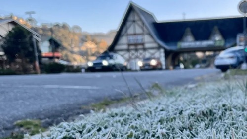 Frio de 5,3°C: Campos do Jordão bate recorde e registra menor temperatura do ano