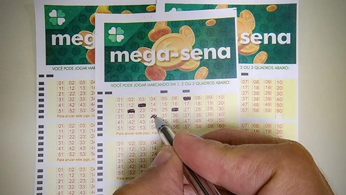 Mega-Sena não tem acertador e prêmio acumula para R$ 90 milhões