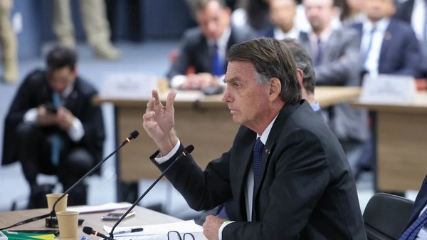 Bolsonaro "convida" Alexandre de Moraes para ser seu vice; ministro responde