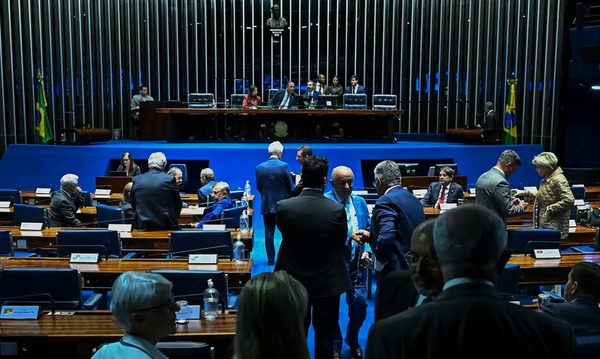 Senado aprova projeto que torna homicídio em escola crime hediondo