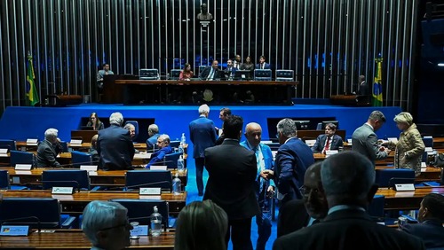 Senado aprova projeto que torna homicídio em escola crime hediondo