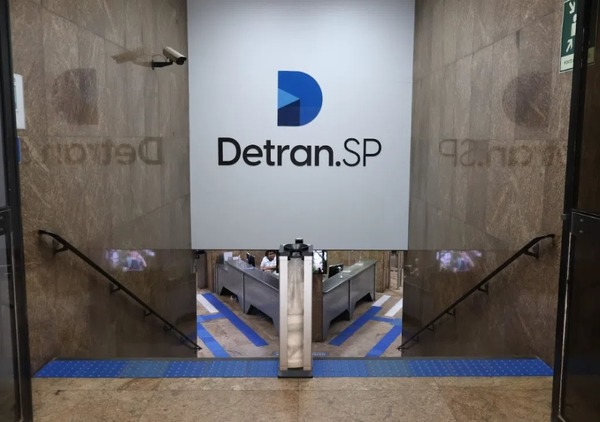 Detran-SP afasta 142 despachantes por suspeita e zera fraudes em transferências de veículo