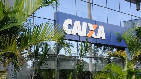 Caixa fora do ar? Clientes relatam falha em app e sumiço de dinheiro após Pix
