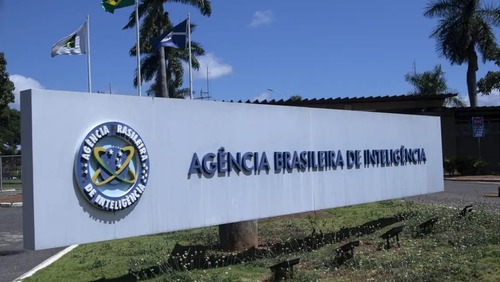 PF indicia Jair Bolsonaro, Carlos Bolsonaro e Alexandre Ramagem por 'Abin Paralela'