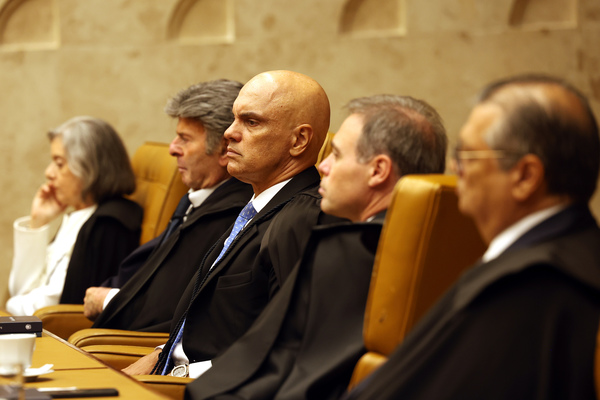 STF aprova segurança vitalícia para ministros aposentados