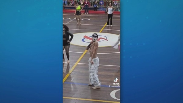 Estudante que viralizou ao performar Ney Matogrosso imita Michael Jackson desde a infância