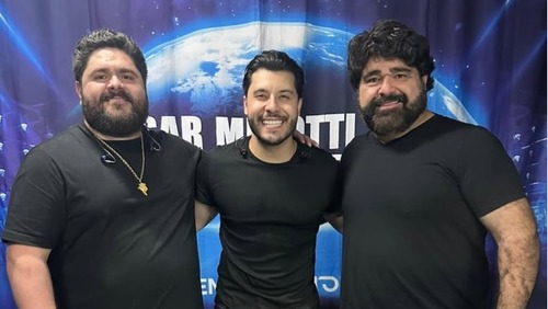 Sertanejos famosos apóiam Murilo Huff
