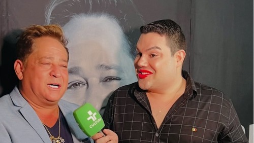 Leonardo tem crise de riso ao ver boca de repórter