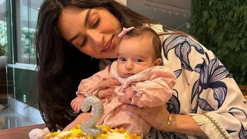 Thaila Ayala revela abuso na infância e diz não permitir que filha sente no colo do avô