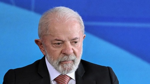Lula diz que vai revogar decreto que impede traslado de brasileiros