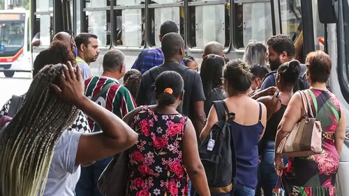 Desemprego recua para 6,2% em maio, o menor para o período desde 2012