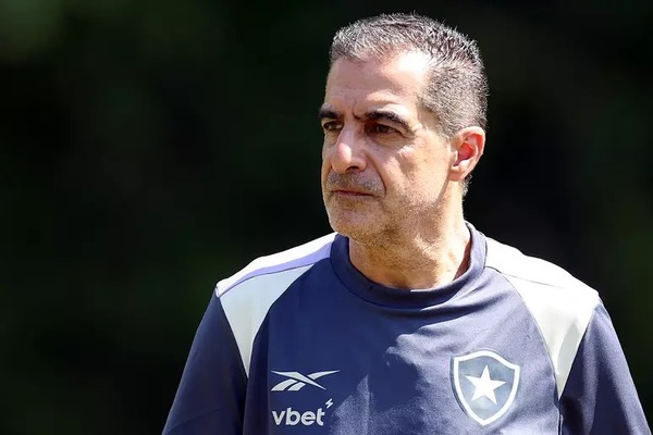 Botafogo anuncia demissão do técnico Renato Paiva; auxiliares deixam clube