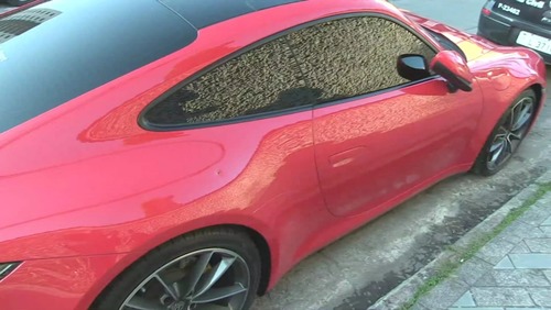 Vídeo: motorista de Porsche reage a tentativa de assalto e troca tiros com bandidos em SP
